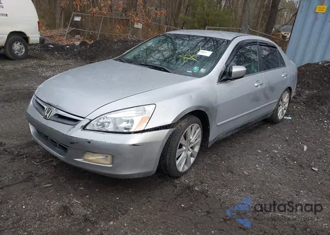 2004 Honda Accord 3.0 Lx from USA, damaged, VIN 1HGCM663X4A013815